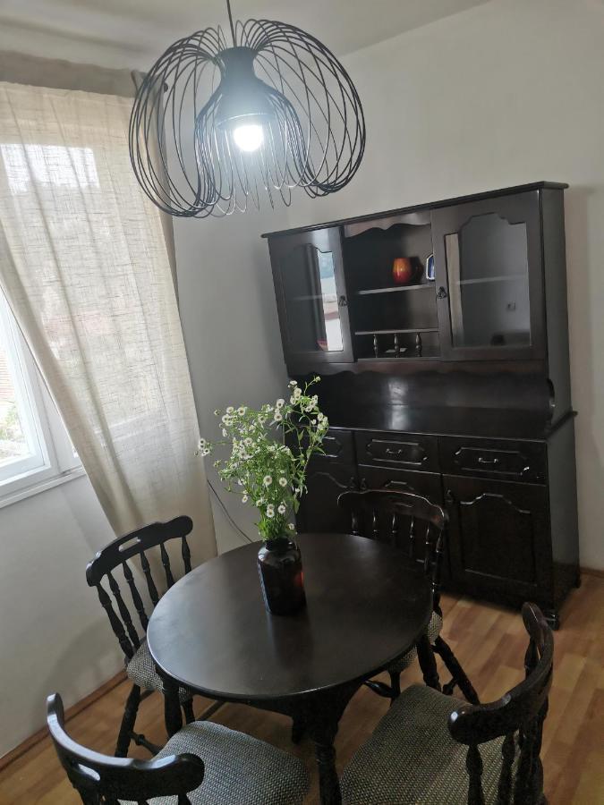 Faris Apartment Donji Milanovac Bagian luar foto