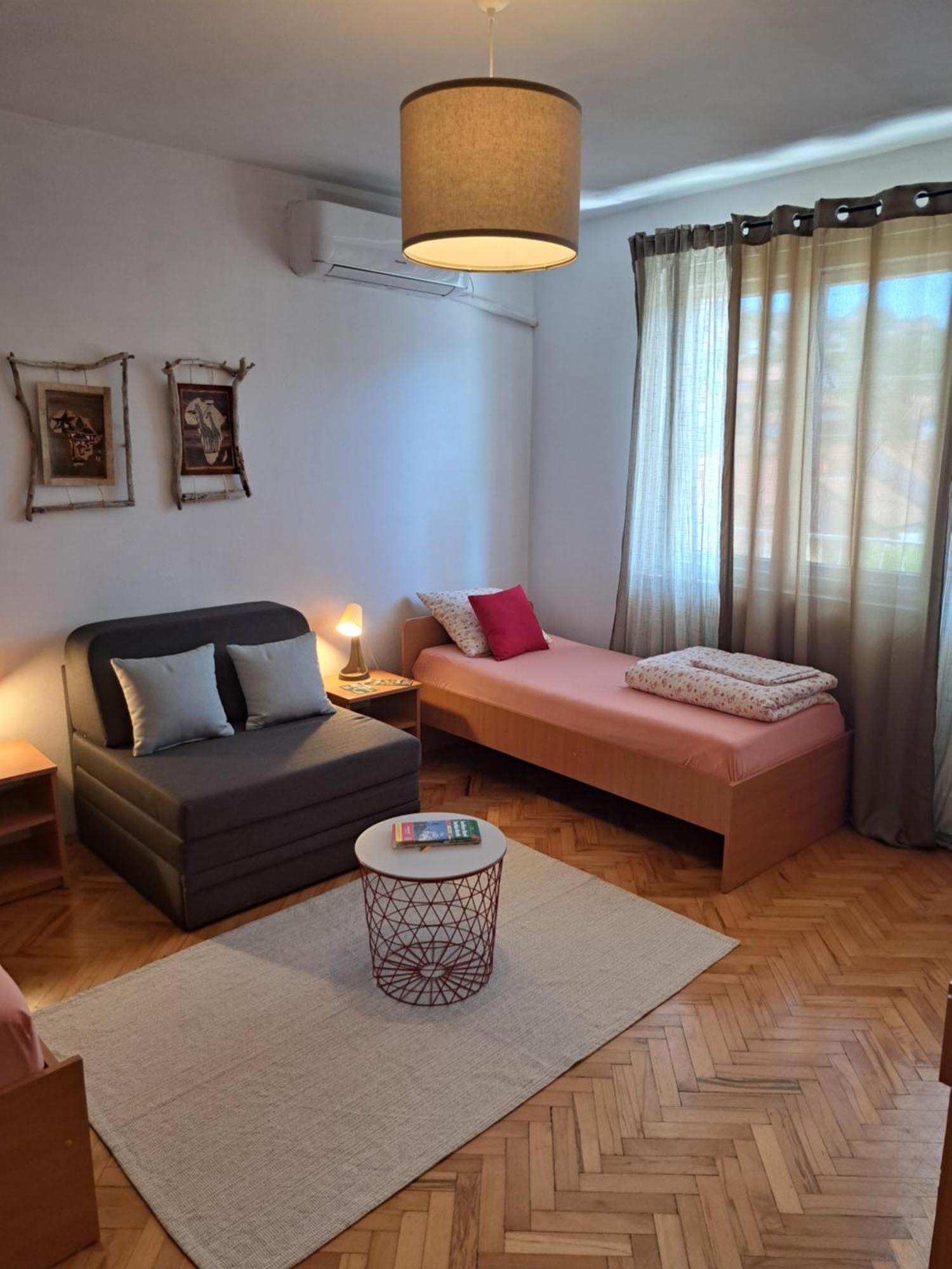 Faris Apartment Donji Milanovac Bagian luar foto