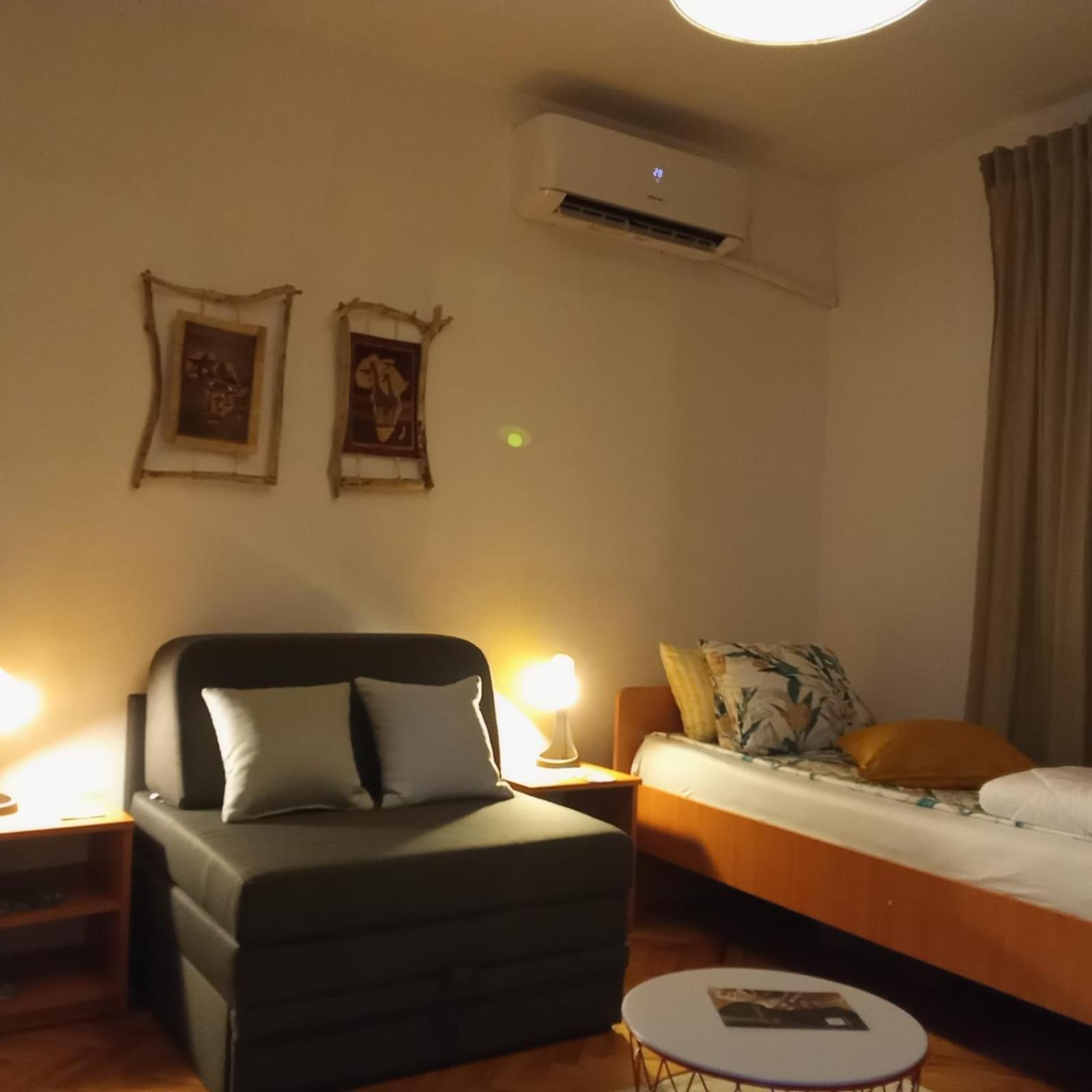 Faris Apartment Donji Milanovac Bagian luar foto